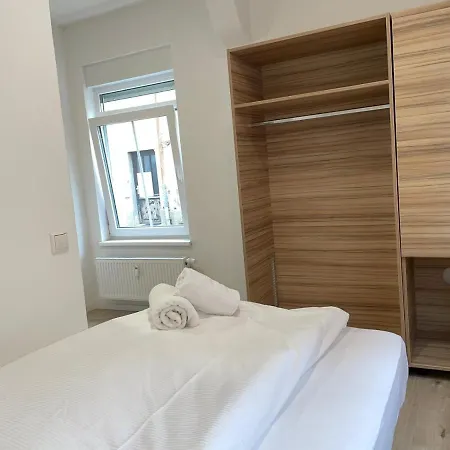 Timeless: Grosse Moderne 4 Apartment