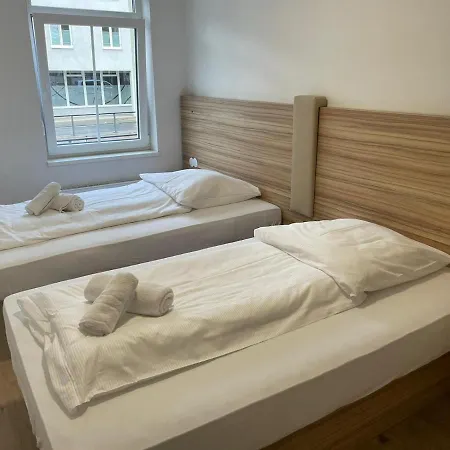 Timeless: Grosse Moderne 4 *